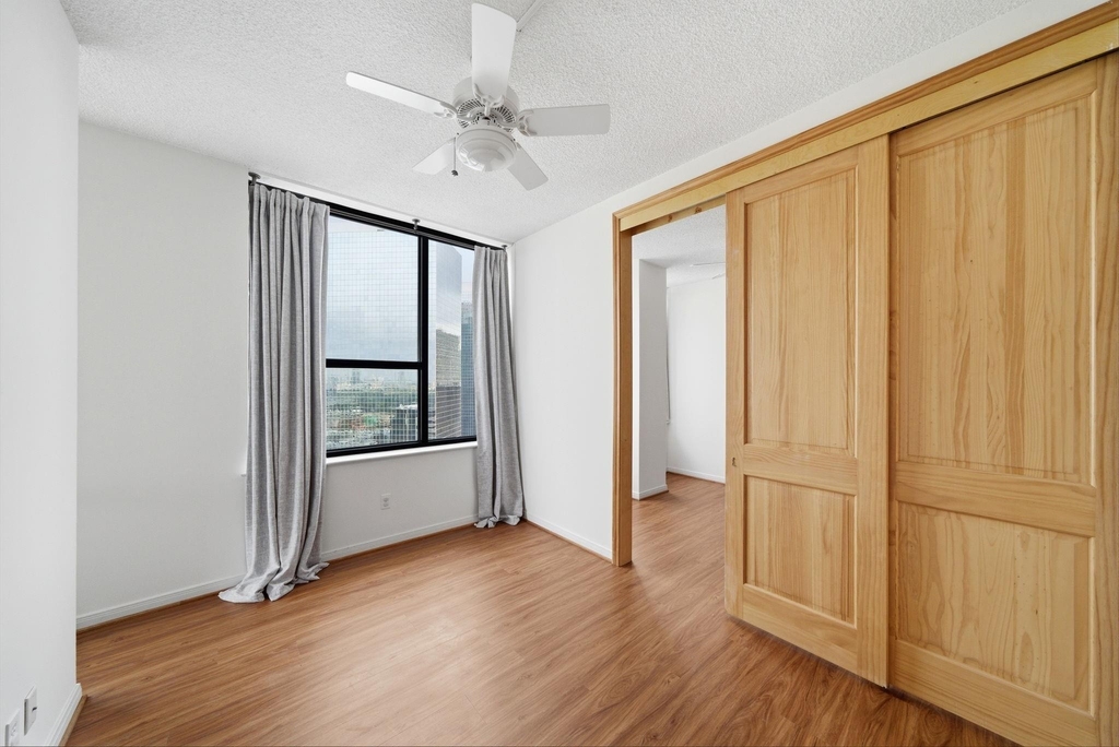 15 Greenway Plaza - Photo 32