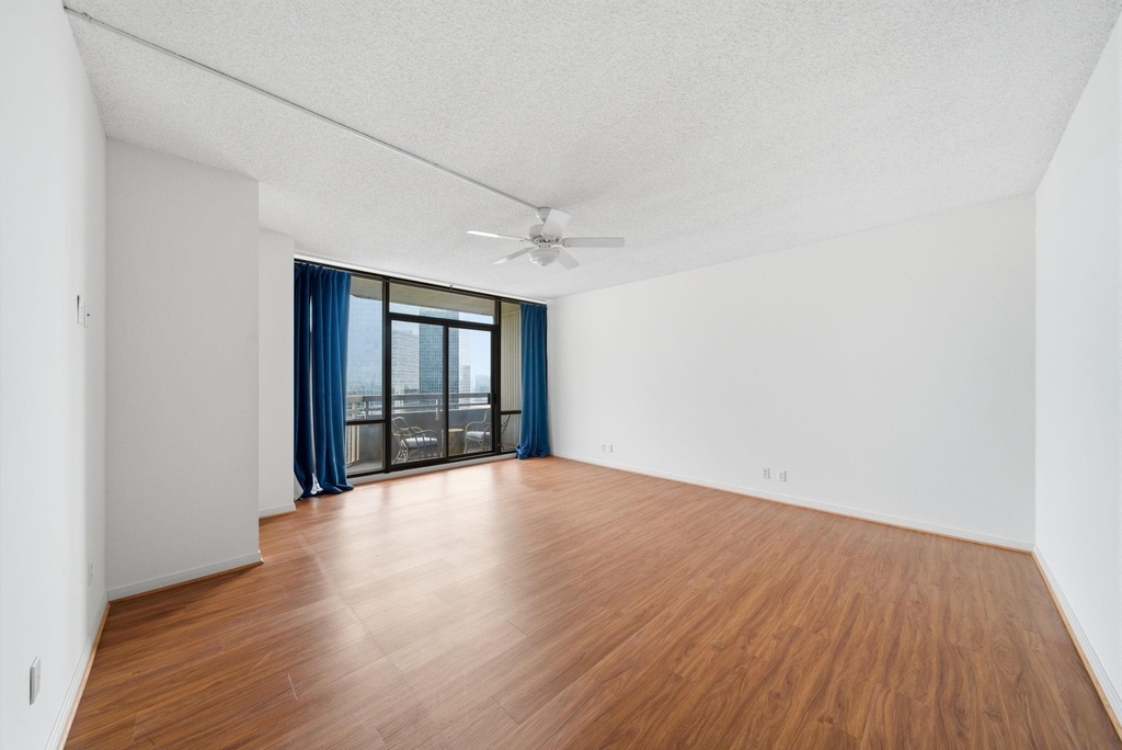 15 Greenway Plaza - Photo 24