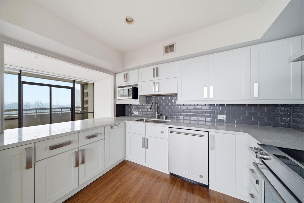 15 Greenway Plaza - Photo 31