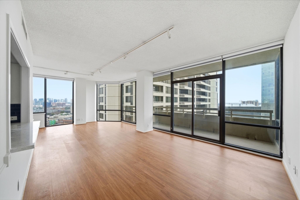 15 Greenway Plaza - Photo 3