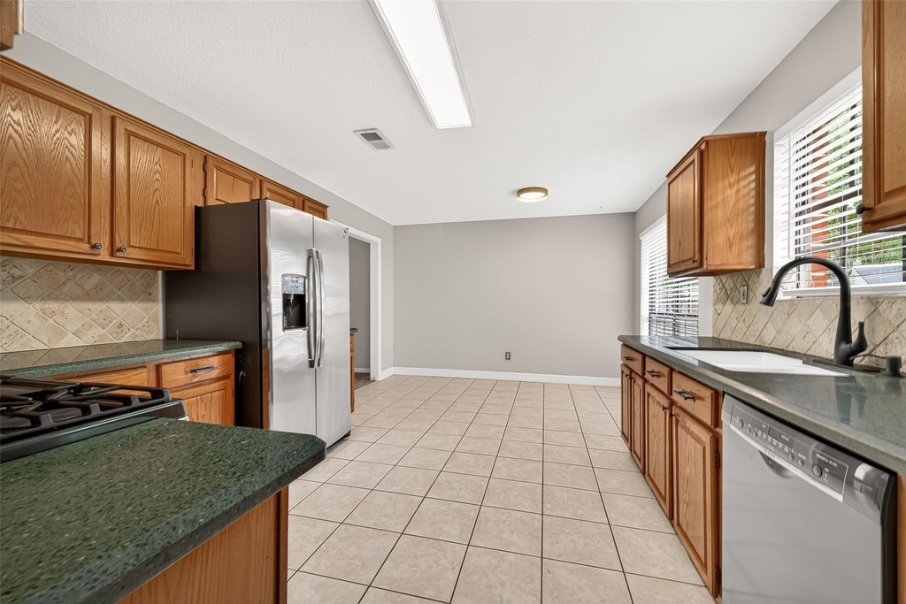 34 Green Slope Place - Photo 18