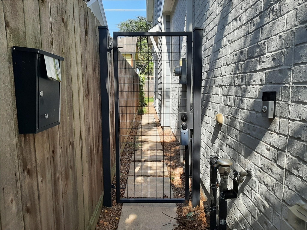1716 Ridgewood Street - Photo 3