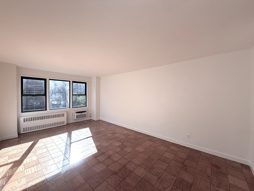 East 36th Street - Photo 0