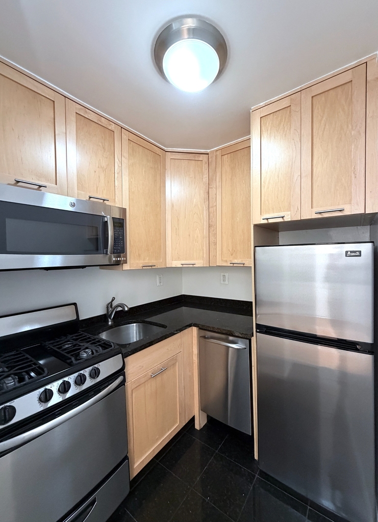 East 36th Street - Photo 1