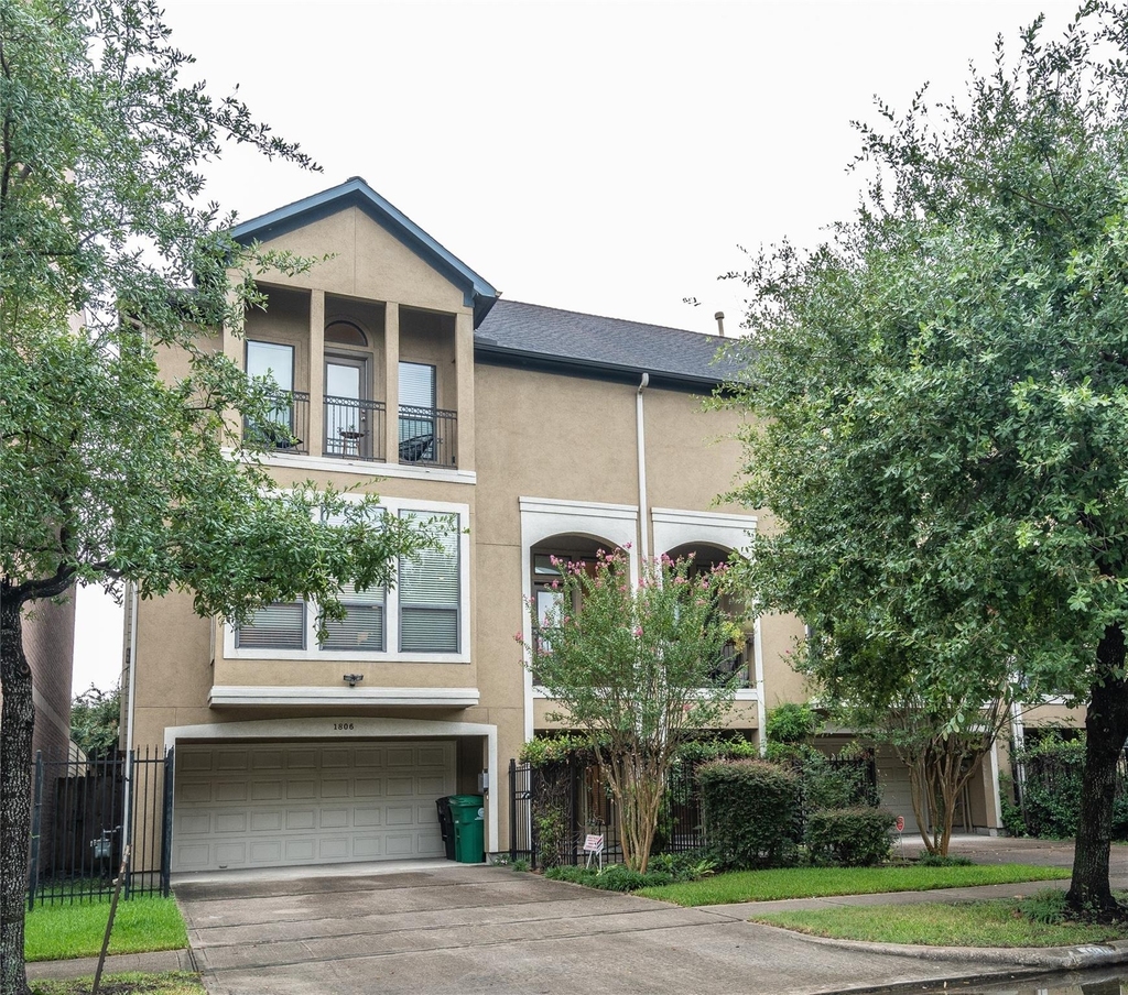 1806 Tuam Street - Photo 0