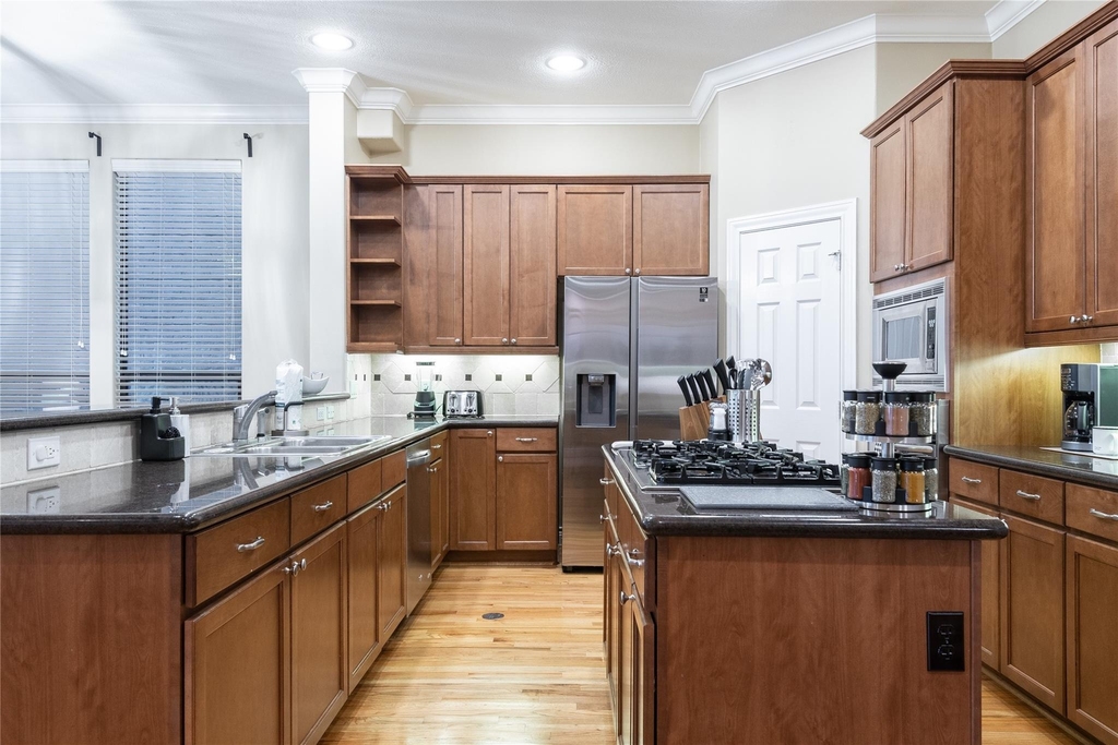 1806 Tuam Street - Photo 9