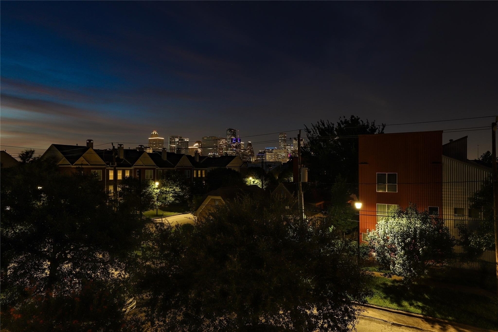 1806 Tuam Street - Photo 31