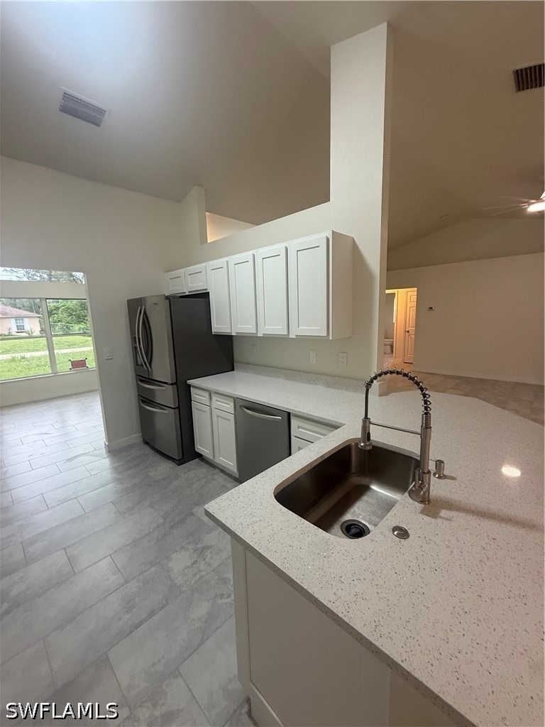 720 Lamar Street E - Photo 3