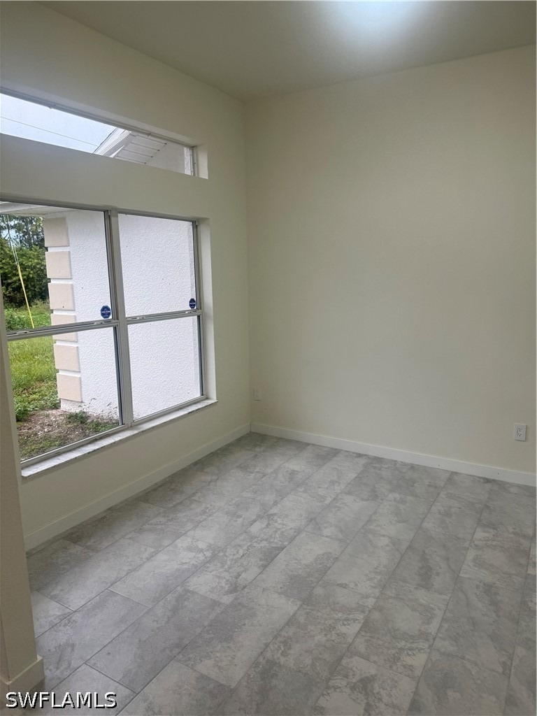720 Lamar Street E - Photo 8