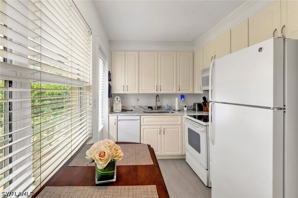 207 8th Avenue S - Photo 4