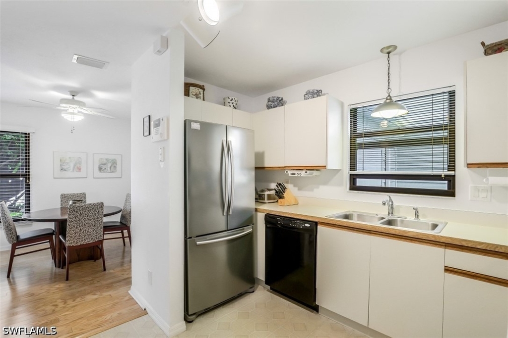 880 8th Avenue S - Photo 4