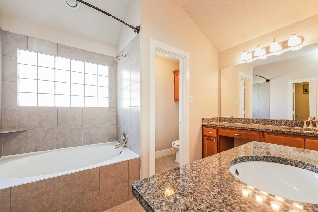 1923 Jara Court - Photo 9