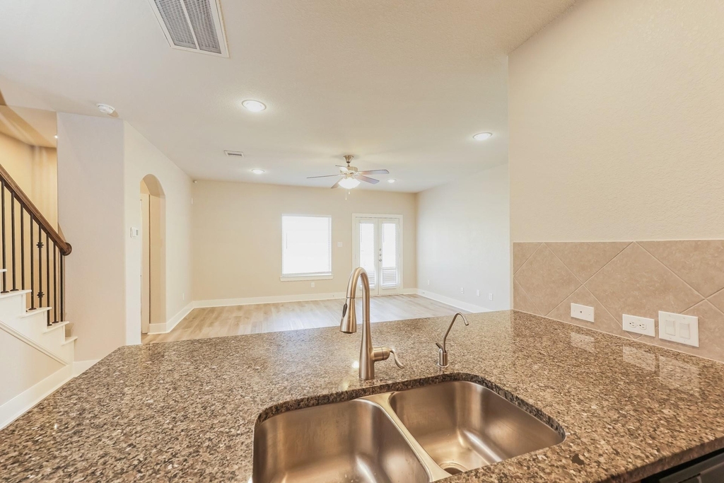 1923 Jara Court - Photo 6