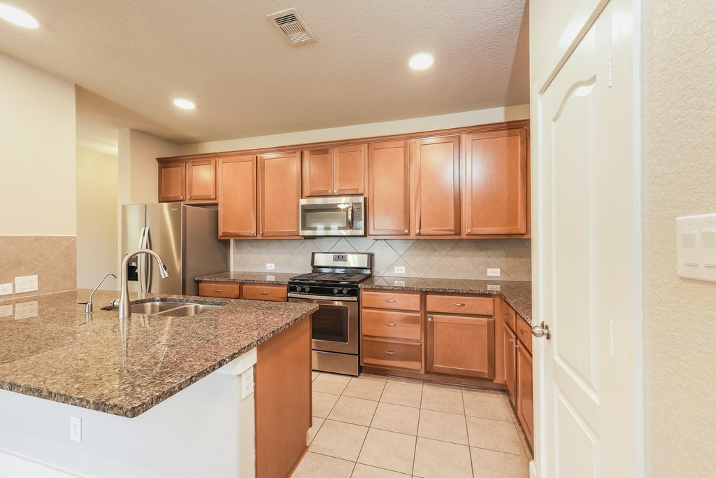 1923 Jara Court - Photo 5