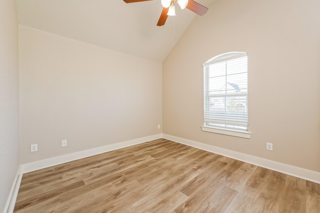 1923 Jara Court - Photo 11