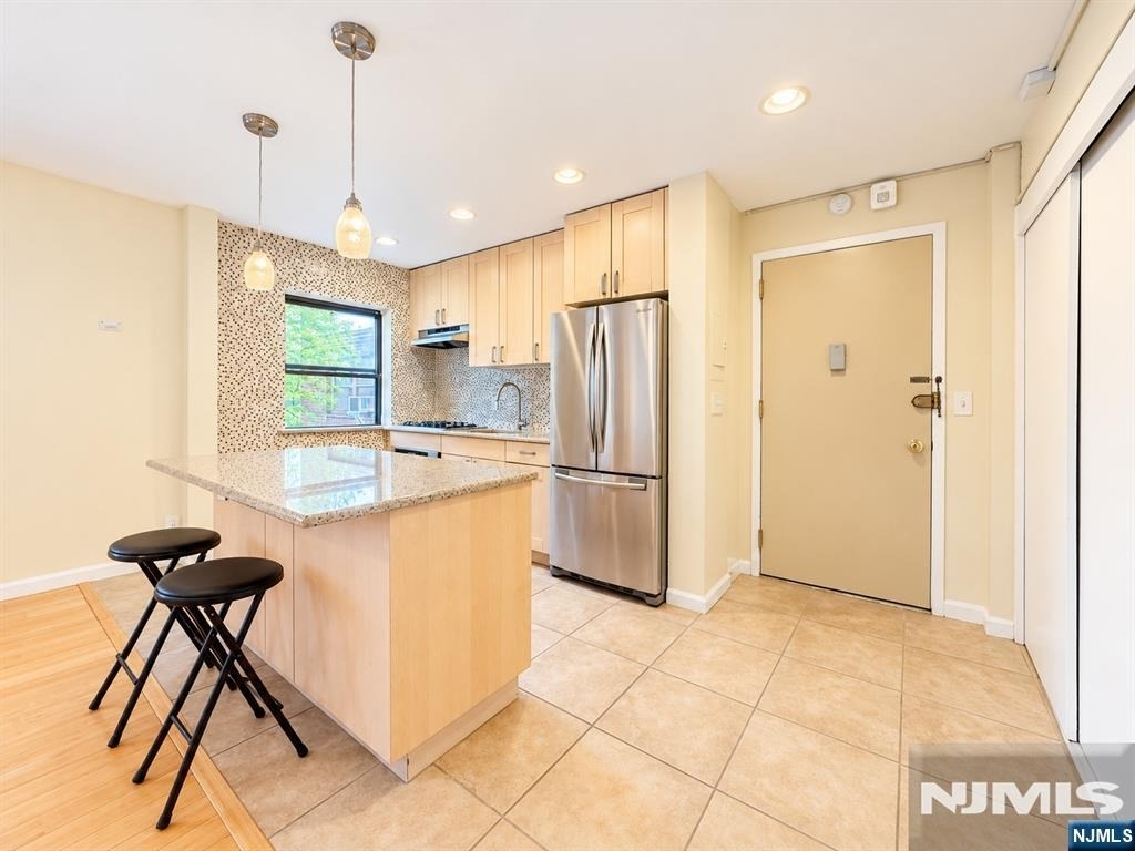3001 Edwin - Photo 1