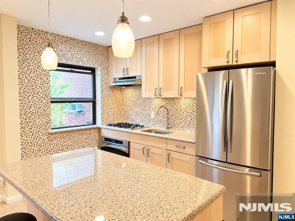 3001 Edwin - Photo 8