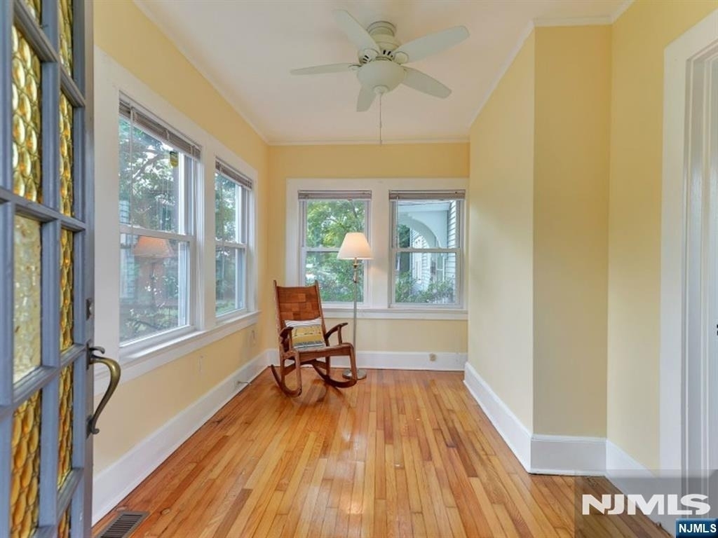 69 Montclair - Photo 2