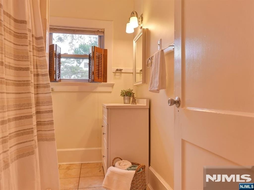 69 Montclair - Photo 15