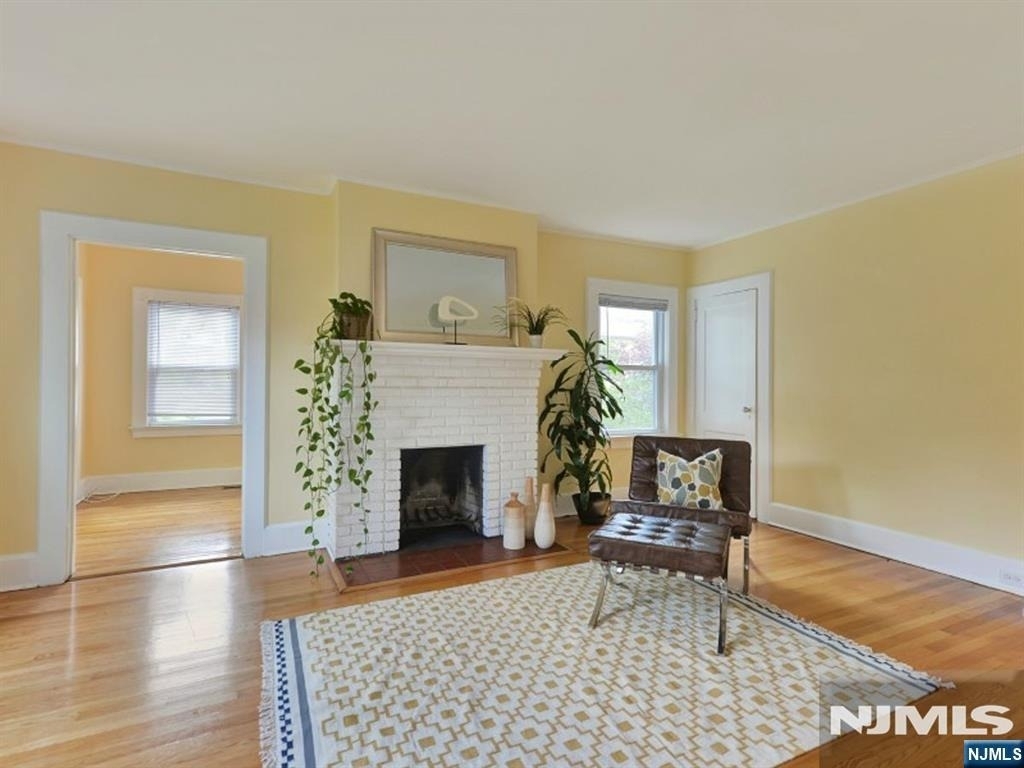 69 Montclair - Photo 3