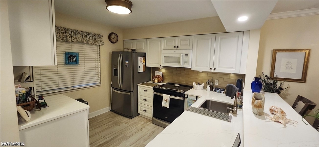 1025 Foxfire Lane - Photo 7