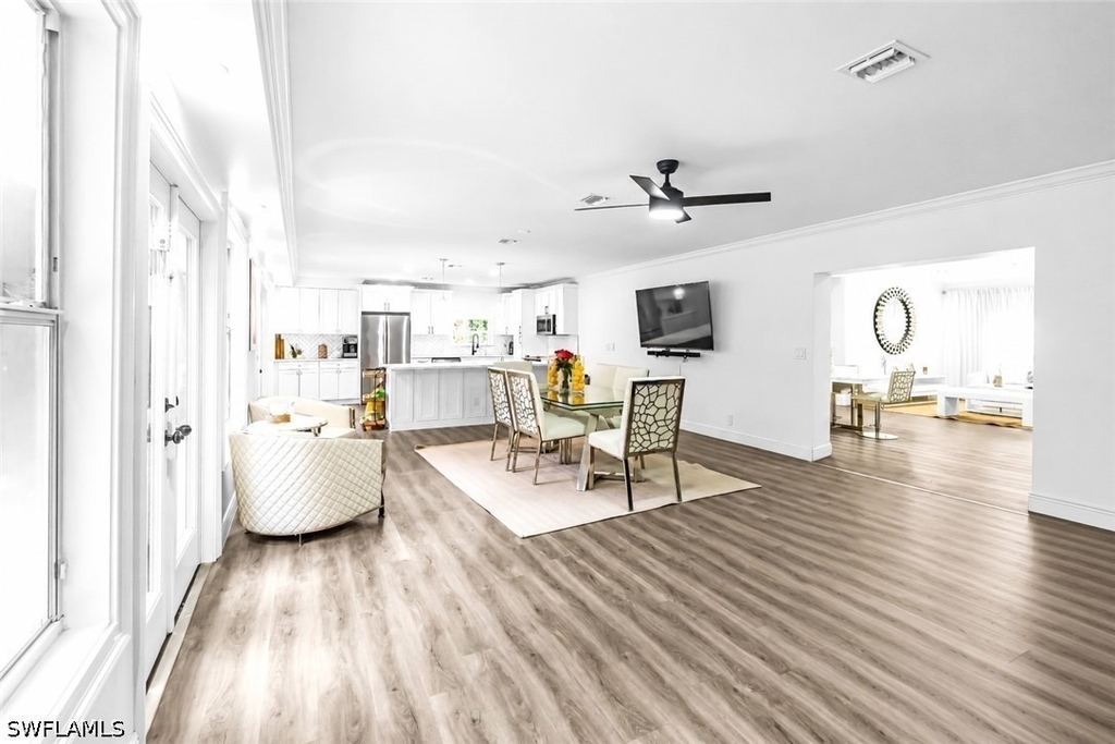 1030 39th Street Sw - Photo 1