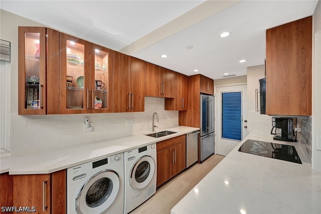 1300 Gulf Shore Boulevard N - Photo 8