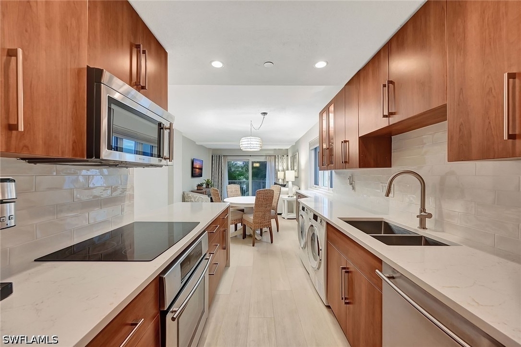 1300 Gulf Shore Boulevard N - Photo 10