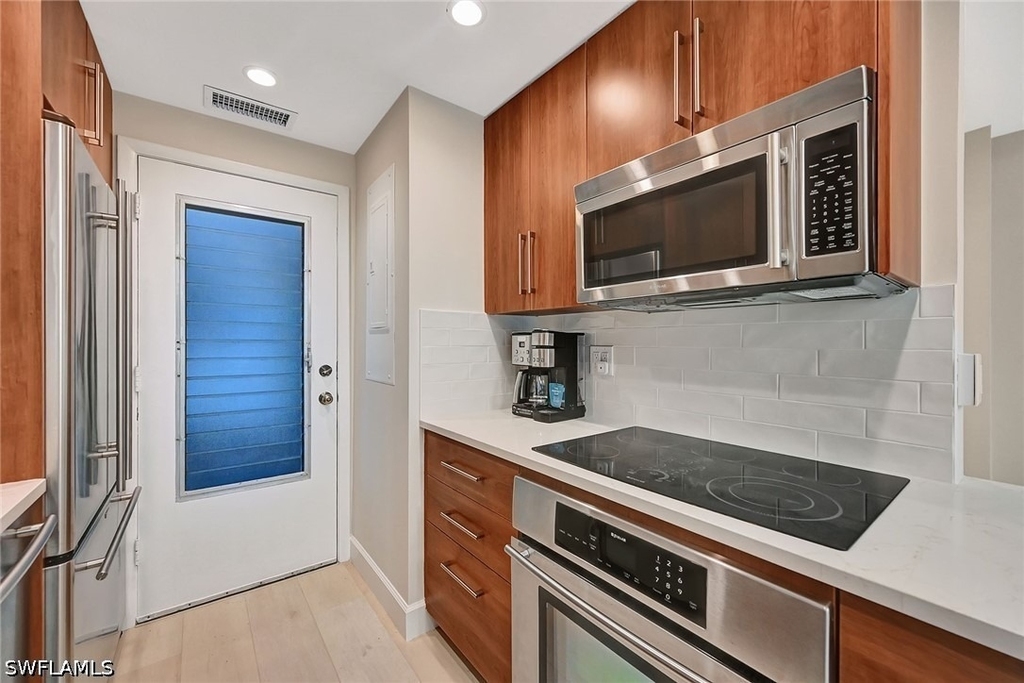 1300 Gulf Shore Boulevard N - Photo 9