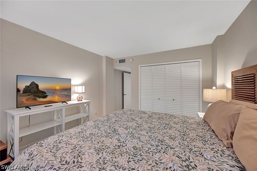 1300 Gulf Shore Boulevard N - Photo 15