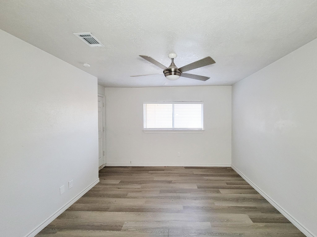 10102 Park Lane - Photo 23
