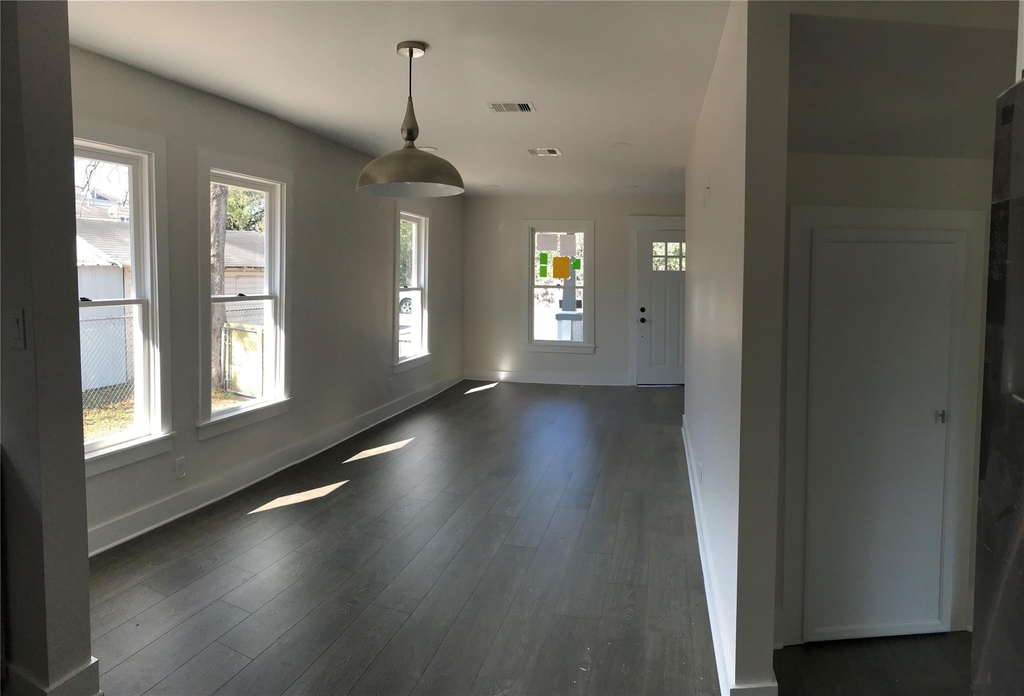 1104 E 26th Street - Photo 7