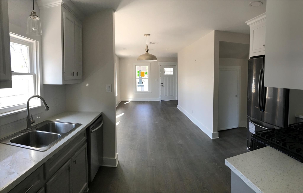 1104 E 26th Street - Photo 11