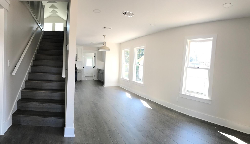 1104 E 26th Street - Photo 12
