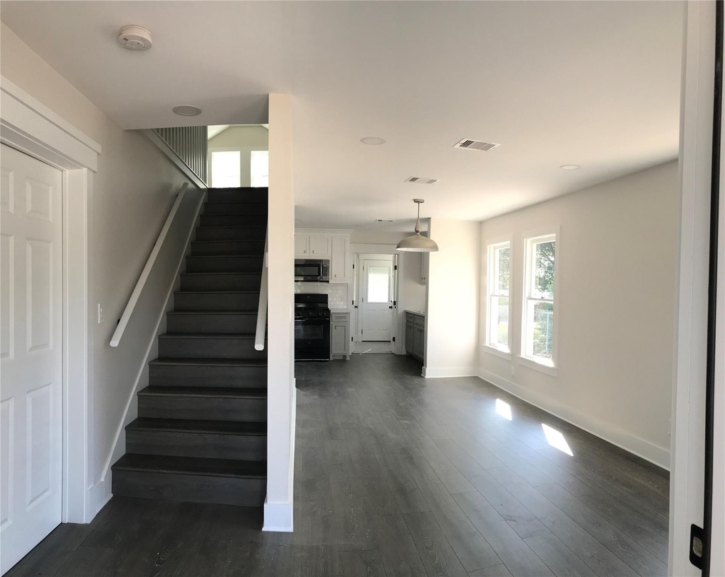 1104 E 26th Street - Photo 13