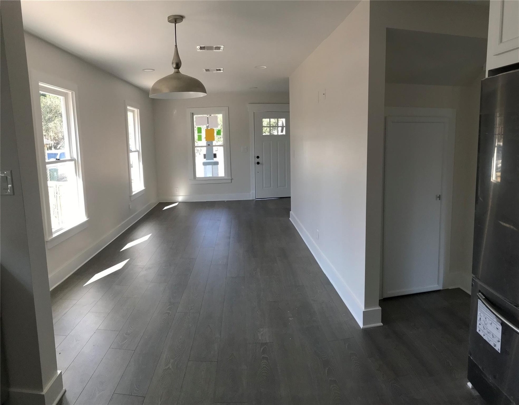 1104 E 26th Street - Photo 6
