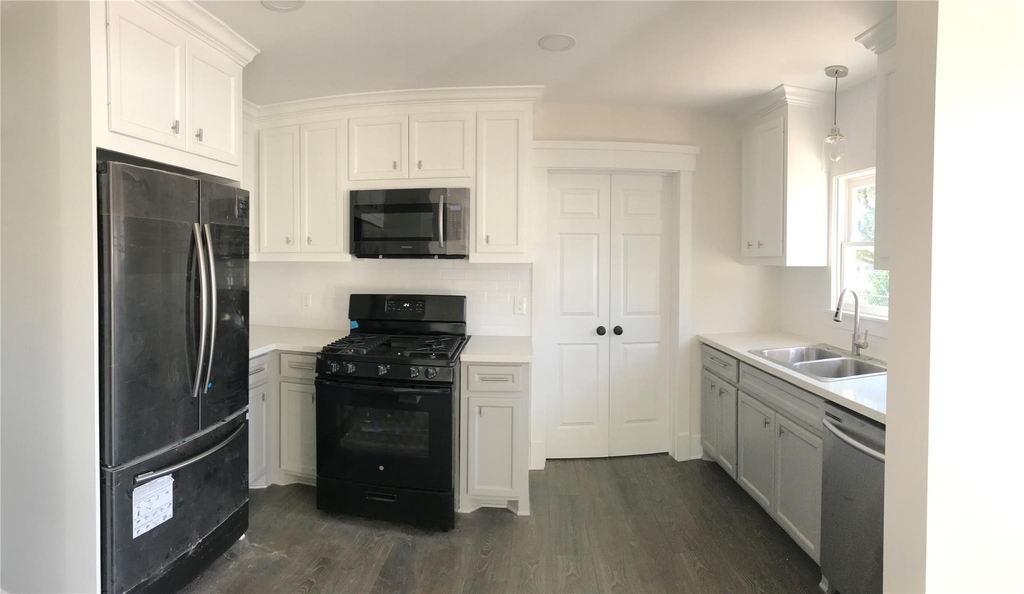 1104 E 26th Street - Photo 5