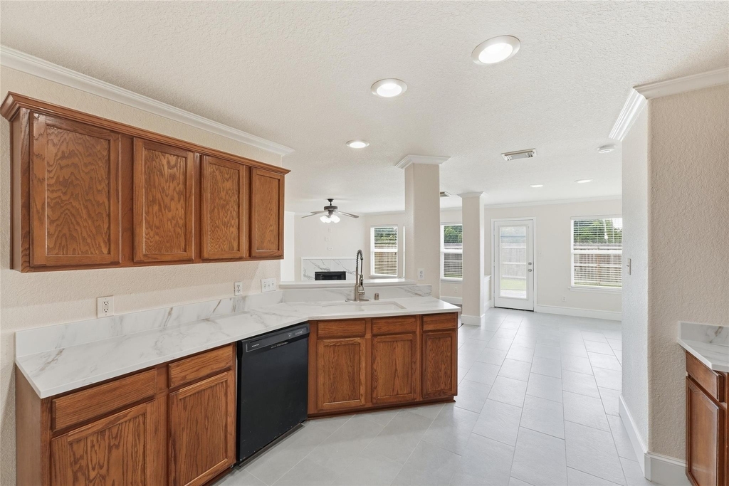 7102 Winston Ranch Parkway - Photo 8