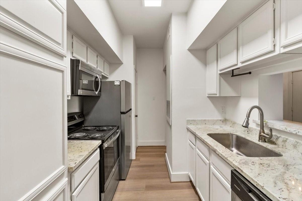 2025 Augusta Drive - Photo 11