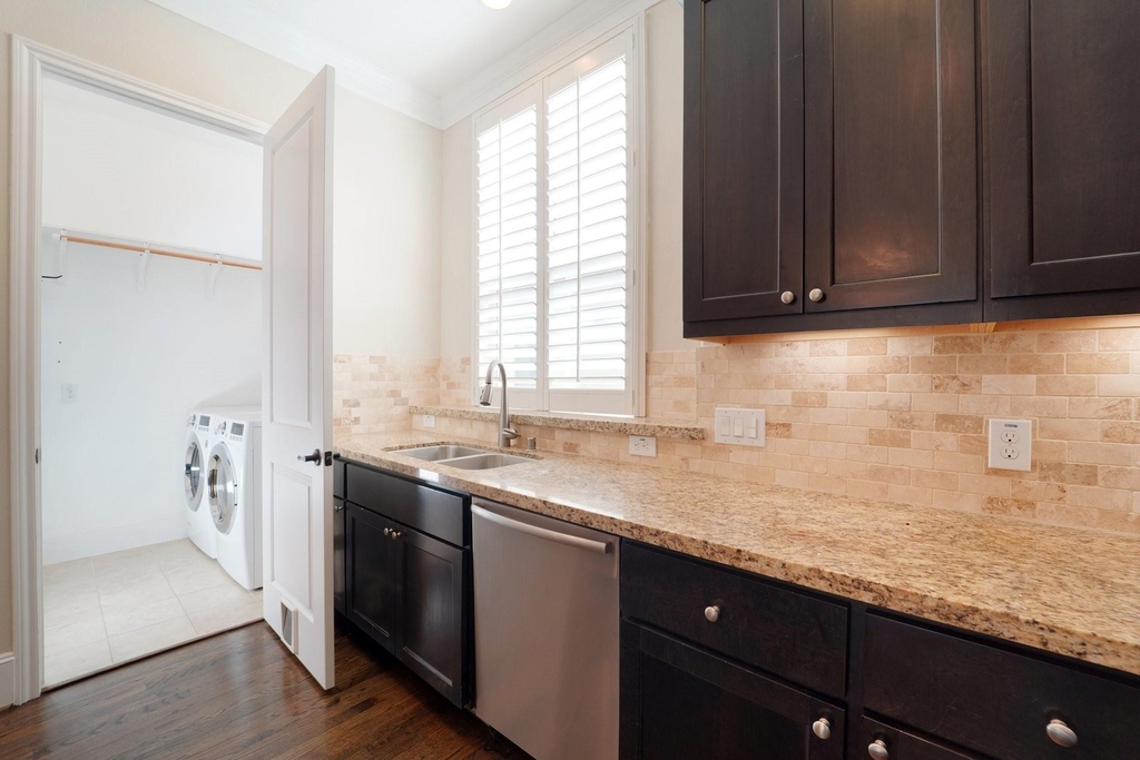 2421 Beall Street - Photo 15