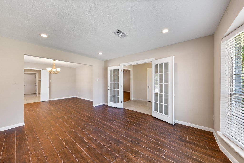 3042 Pecan Point Drive - Photo 5