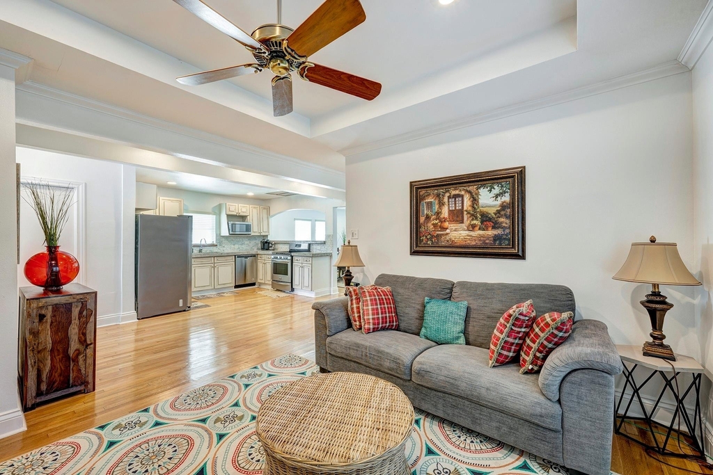 1811 Marshall Street - Photo 3