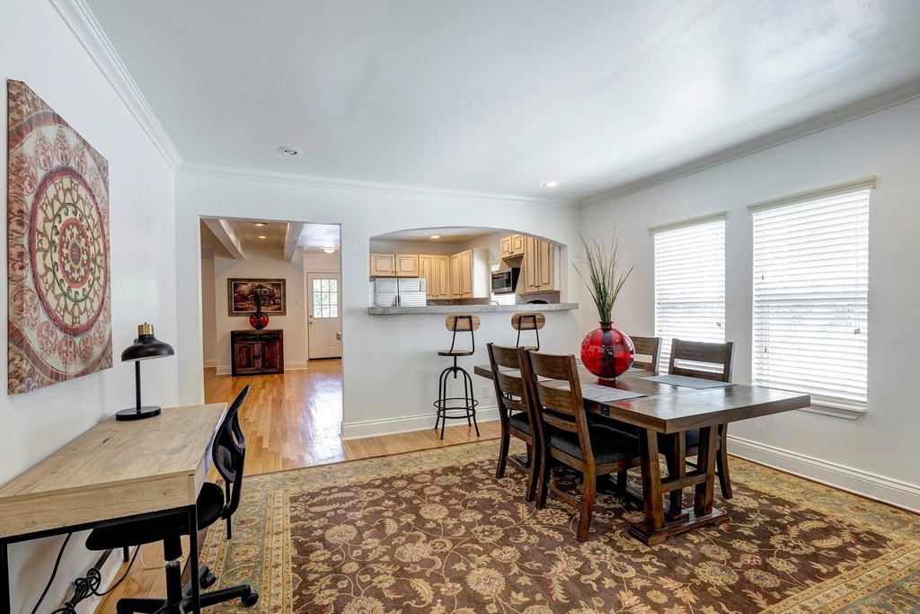 1811 Marshall Street - Photo 5
