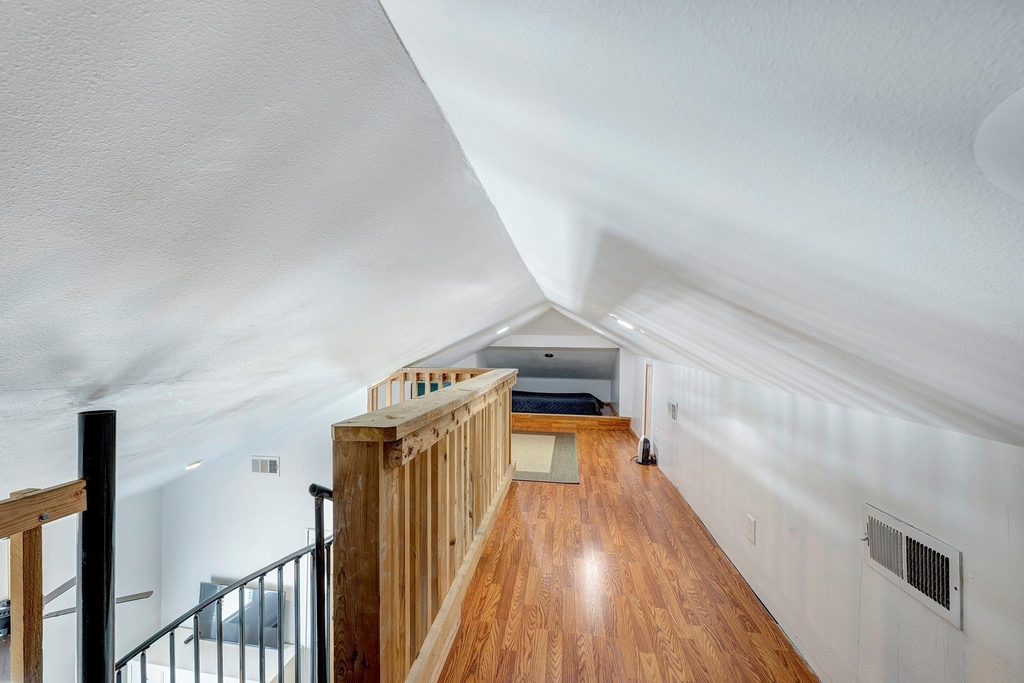 1811 Marshall Street - Photo 8