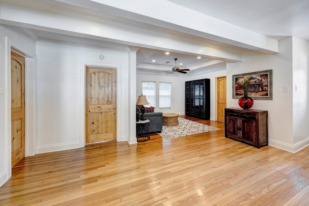 1811 Marshall Street - Photo 12