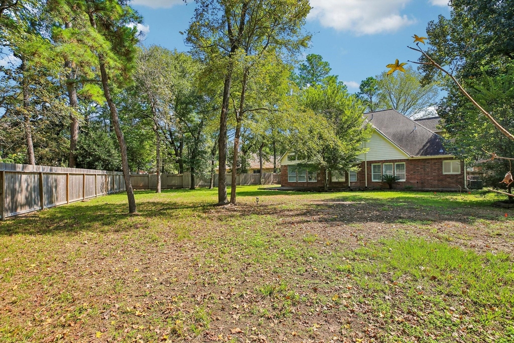 14 Guinevere Place - Photo 39