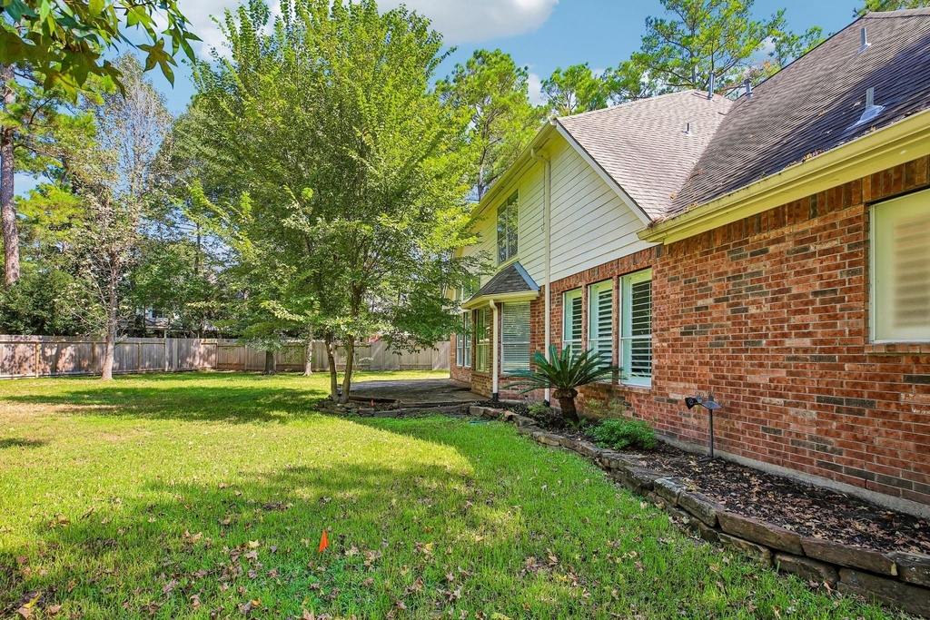 14 Guinevere Place - Photo 40