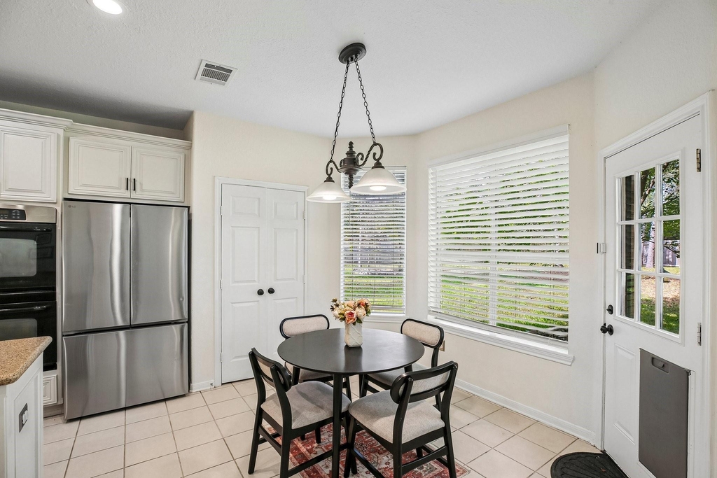 14 Guinevere Place - Photo 10