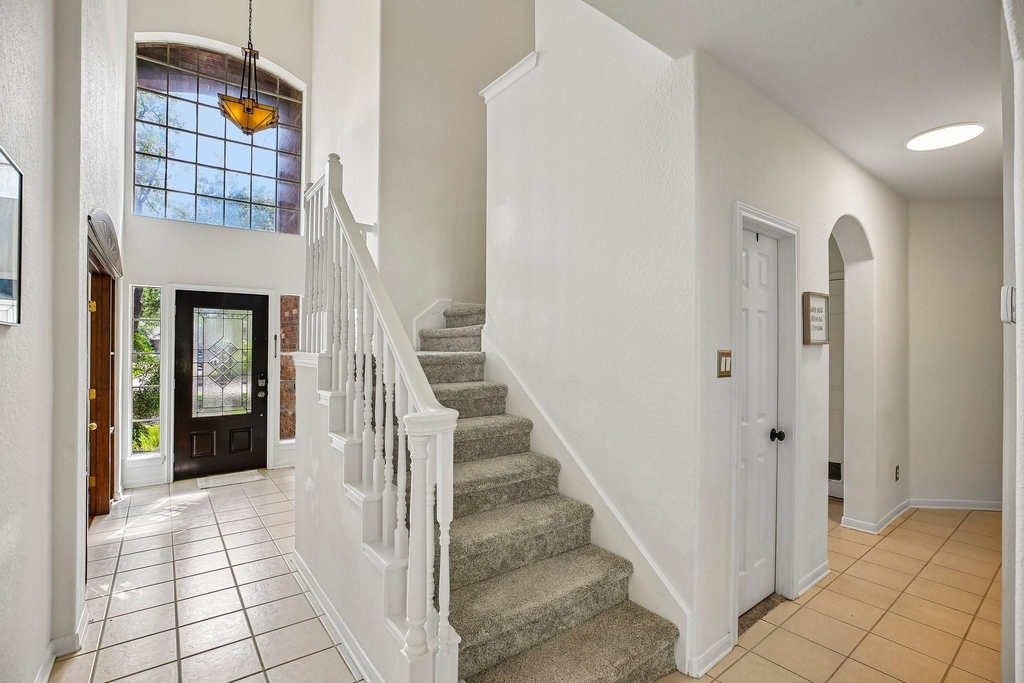 14 Guinevere Place - Photo 17