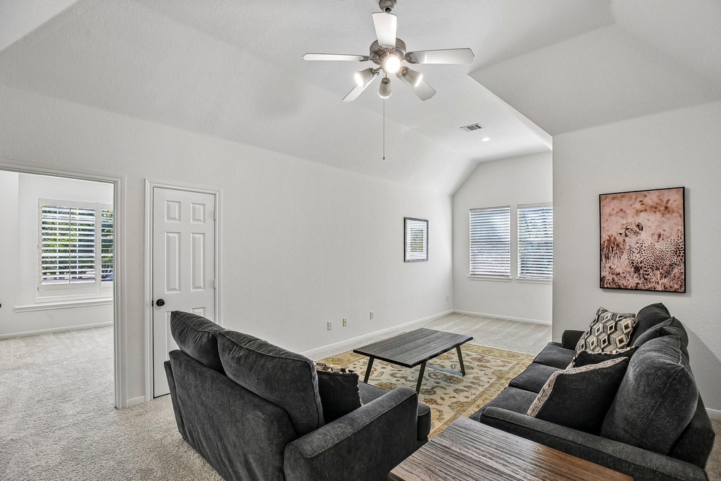 14 Guinevere Place - Photo 30